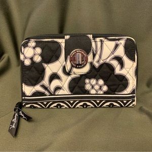 Vera Bradly Night and Day Snap Latch Folded Wallet
